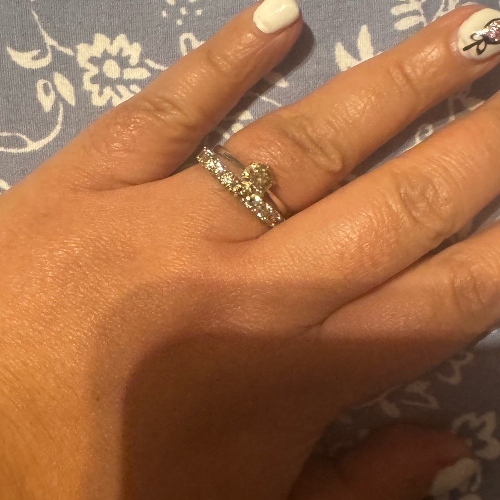 18-carat white gold 1-carat both total 2 carats - Picture 9 of 10